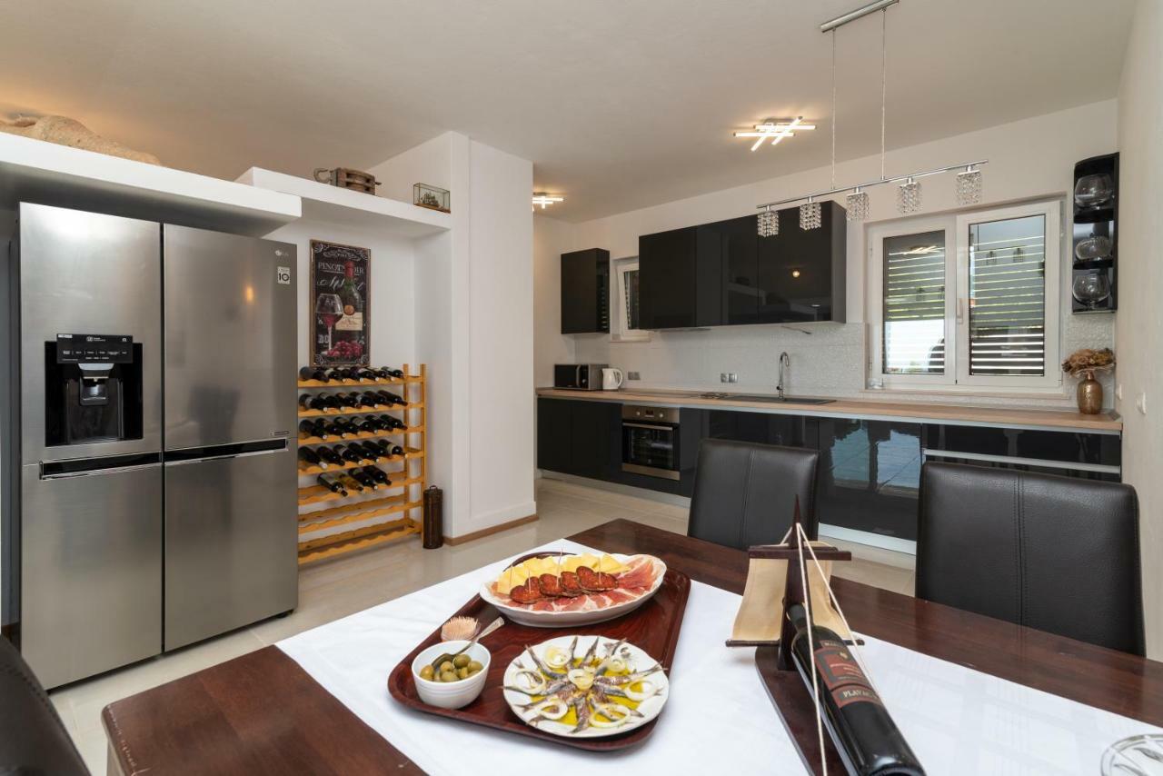 Villa Confido Luxury Apartment 01 Donji Seget Eksteriør billede