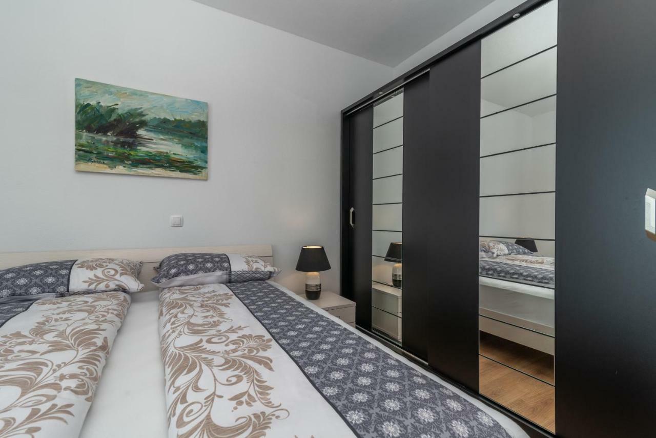 Villa Confido Luxury Apartment 01 Donji Seget Eksteriør billede